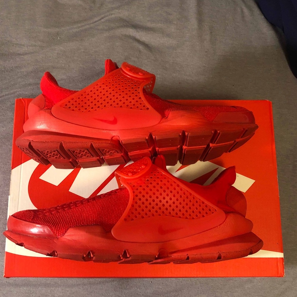 Nike Sock Dart all red - Picture 1 of 7